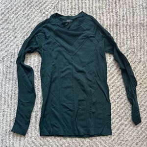 Athleta women’s long sleeve top